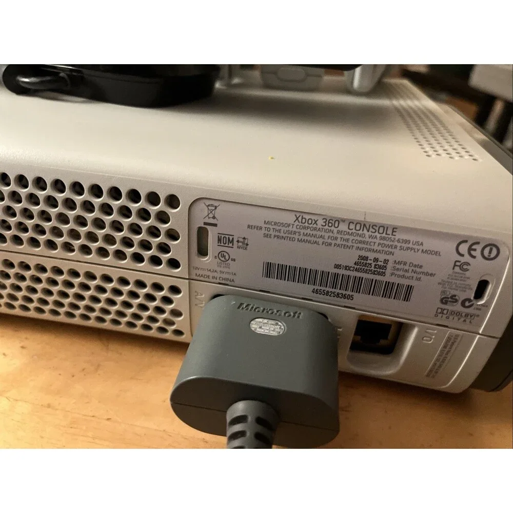 XBox 360 60GB White Bundle Controllers Kinect 2 Games AV Cable Tested